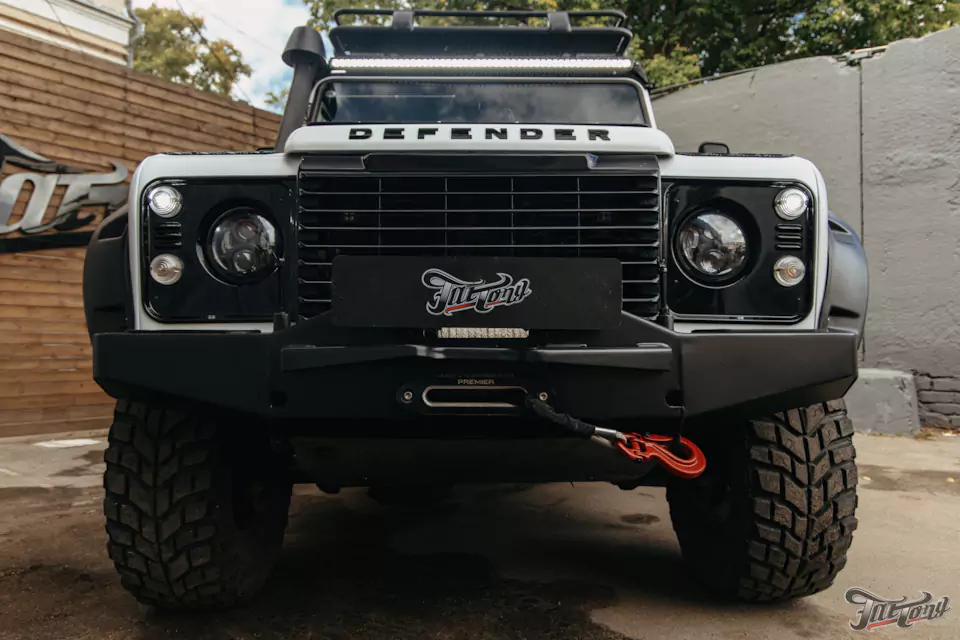 Привели в порядок Land Rover Defender! Заново окрасили элементы, очистили кузов, восстановили световое оборудование и построили новую акустическую систему